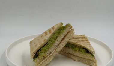 Avocado sandwich